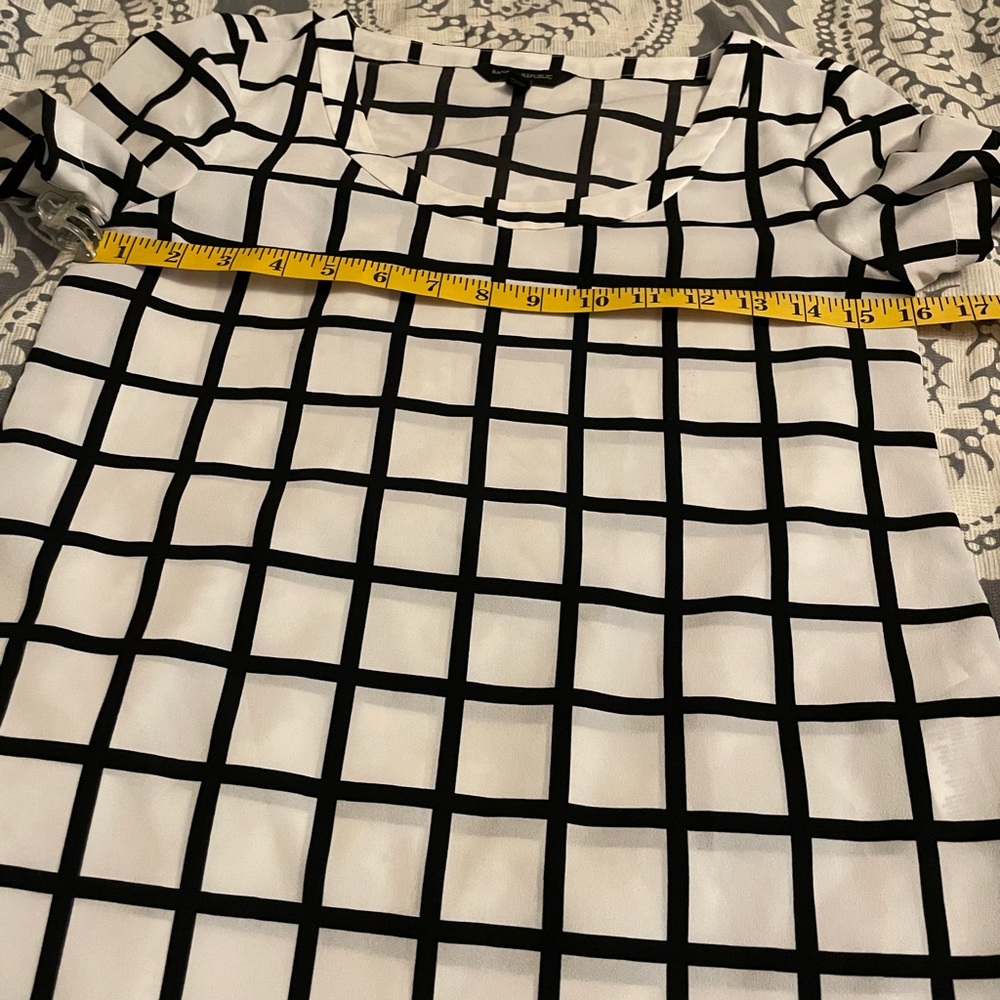Banana Republic Factory Grid Pattern Blouse - Picture 6 of 7